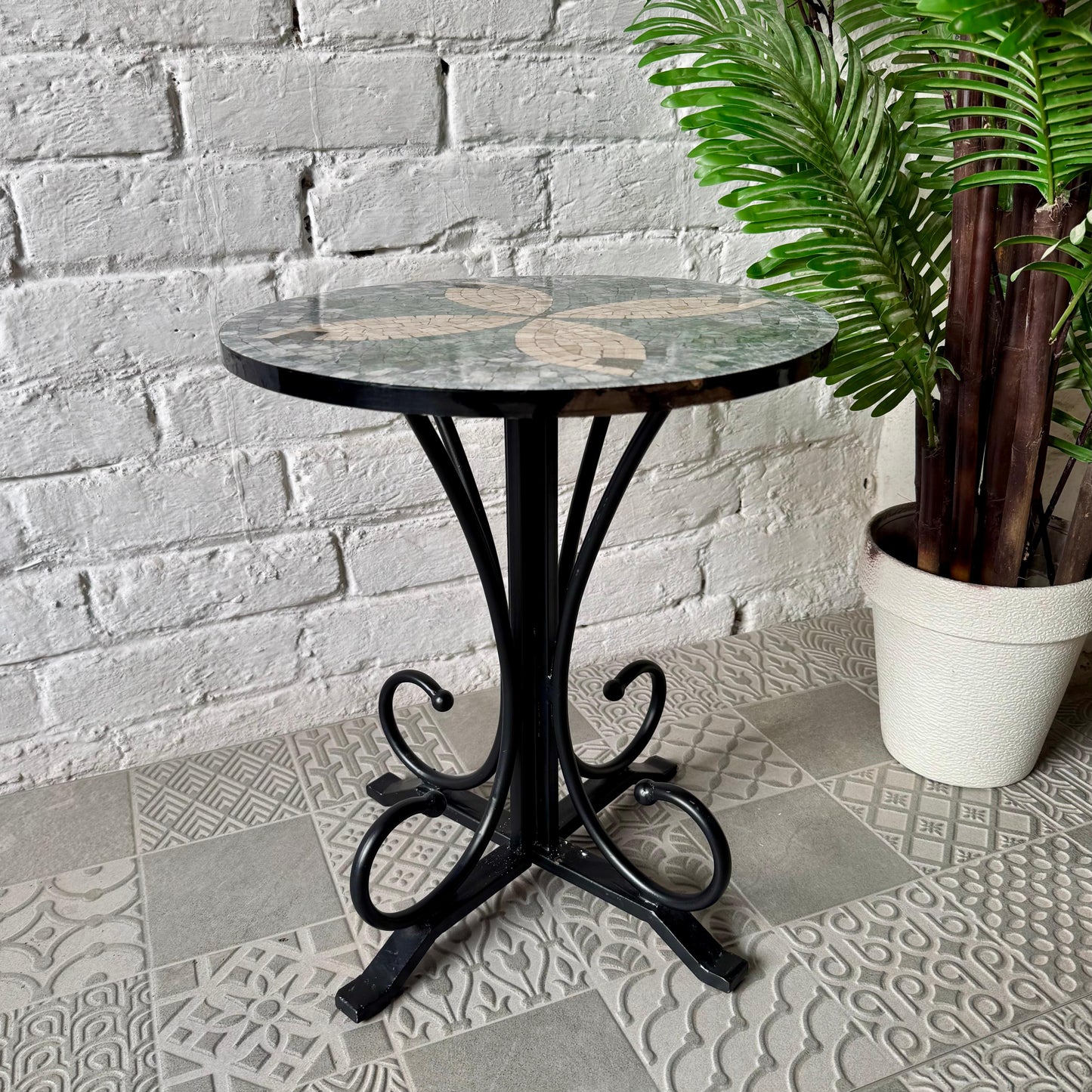 Timeless Petal Design Coffee Table - Ornate Curve Base