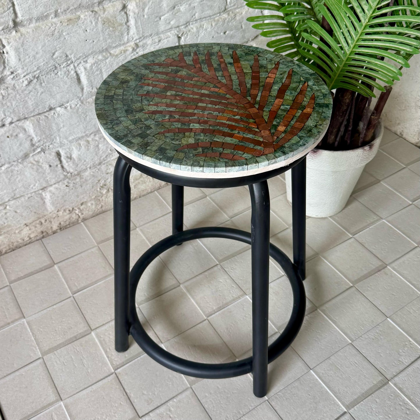 Palm Leaf Mosaic Stool – Western-Inspired Mosaic Art with a Modern Touch