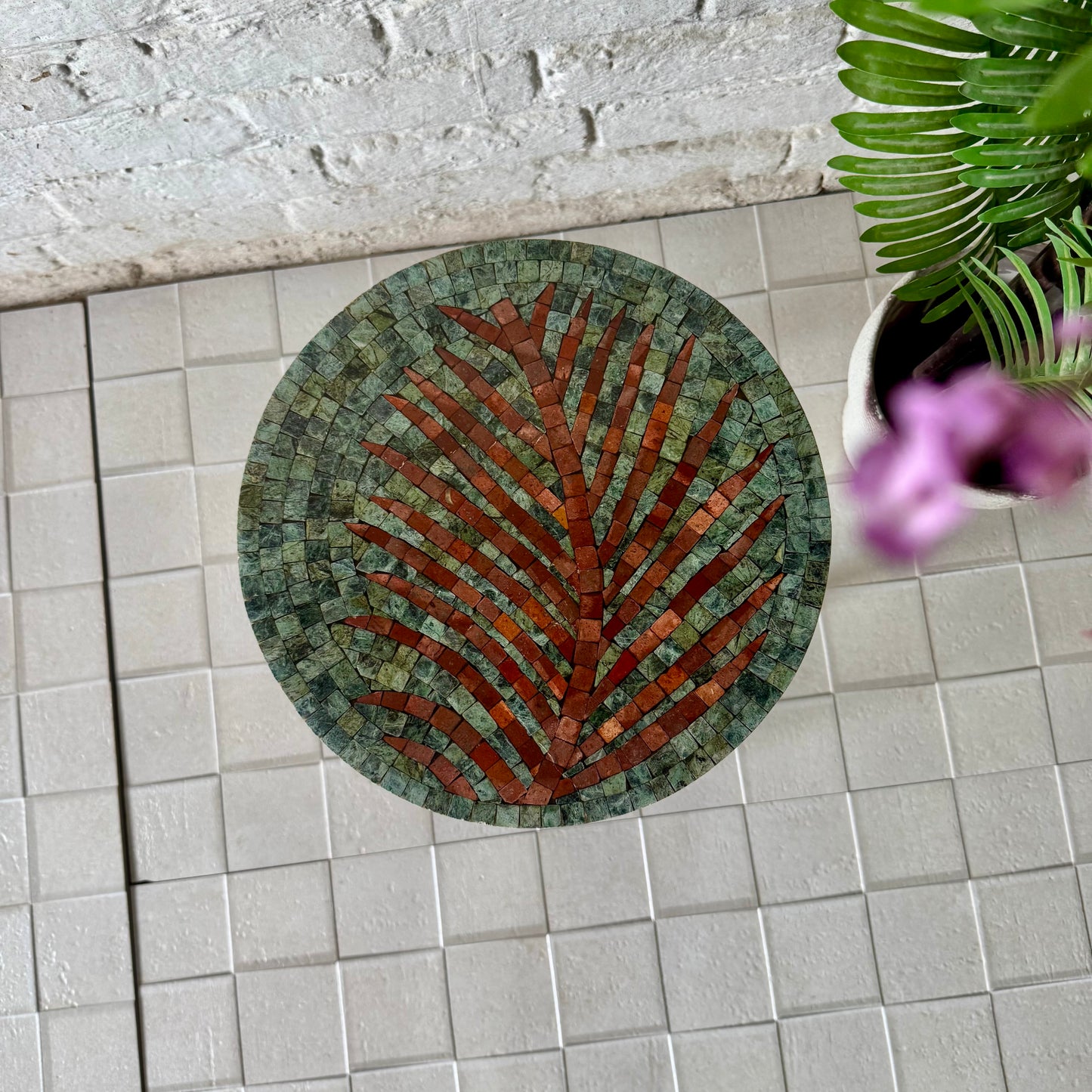 Palm Leaf Mosaic Stool – Western-Inspired Mosaic Art with a Modern Touch
