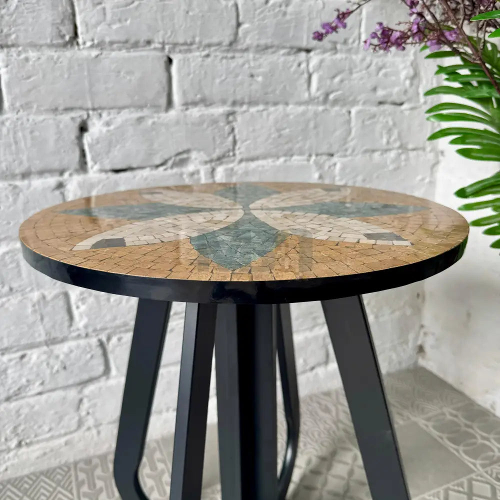 Timeless Petal Design Coffee 16” x 16” x 20”